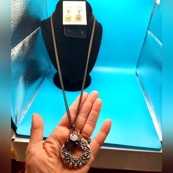 Coldwater Creek Tri Tone Texture Long Necklace and Earrings! - Picture 3 of 11